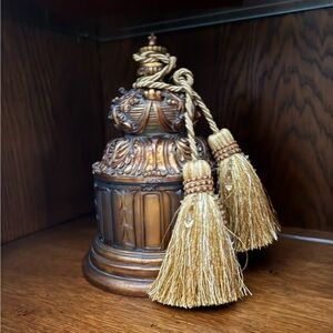 Elegant Bronze Tassel Decor